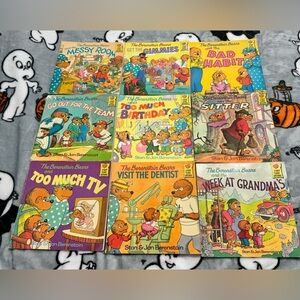 THE BERENSTAIN BEARS BOOK LOT